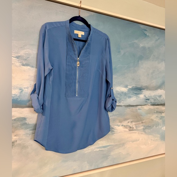 Michael Kors Blue Blouse Size Large with silver tone hardware - Picture 4 of 17